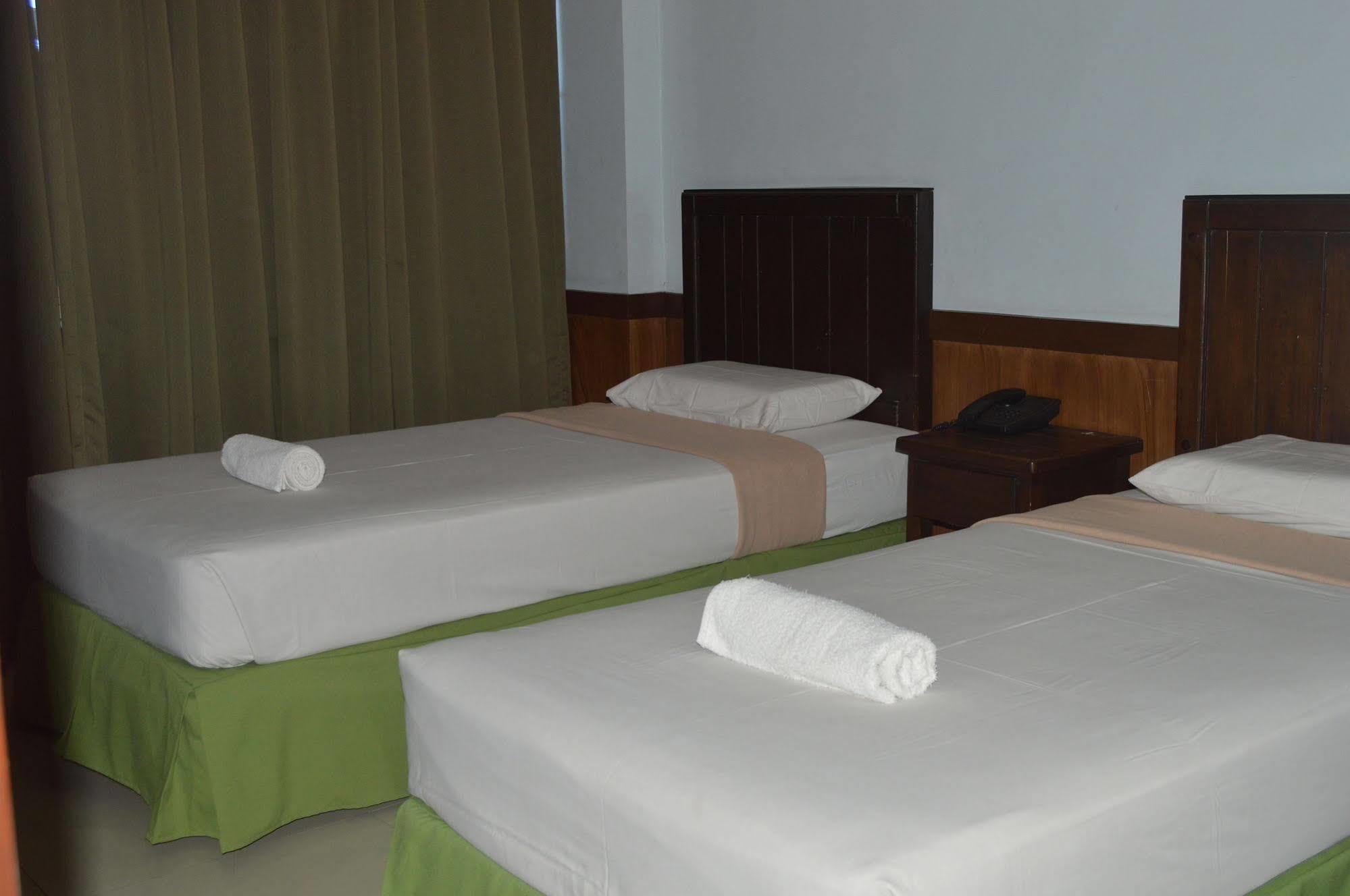 Alu Hotel Davao Ngoại thất bức ảnh