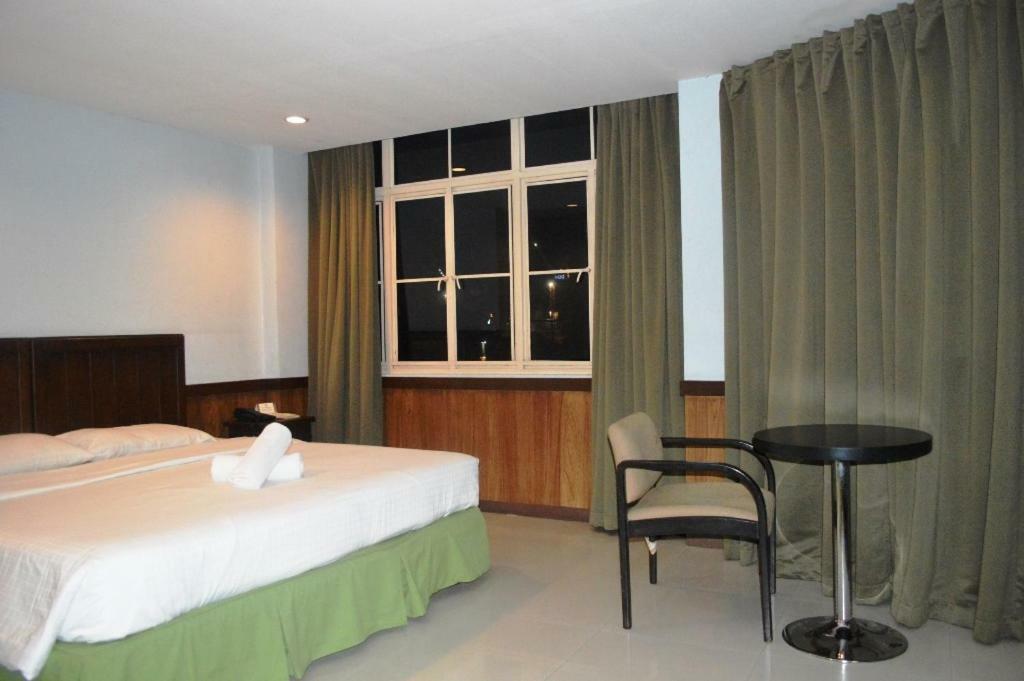 Alu Hotel Davao Ngoại thất bức ảnh